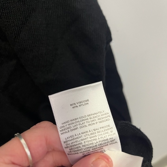 🚨CLEARANCE 0124-155 Express Sweater - Picture 3 of 3